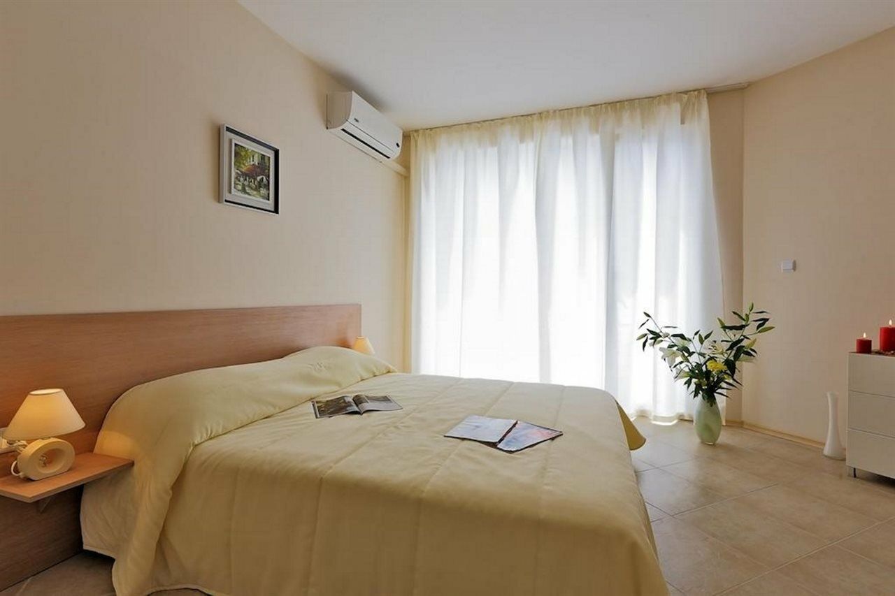 Emberli Aparthotel Lozenets Exterior photo
